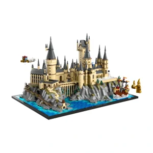 Hogwarts Castle and Grounds (2660 Pieces)