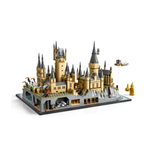 Hogwarts Castle and Grounds (2660 Pieces)