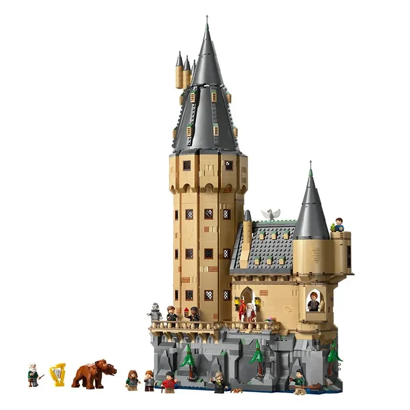 Hogwarts Castle The Main Tower Architecture (2135 Pieces)