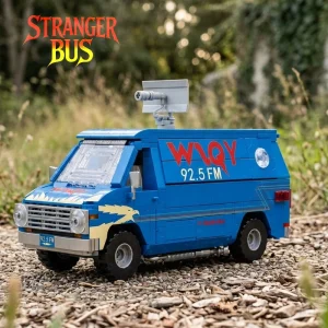 DK Stranger Things-Themed WSQK Radio Van (730 Pieces)
